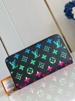 Portafoglio Louis Vuitton monogramma colorato, elegante e moderno, in pelle nera con dettagli vivaci.