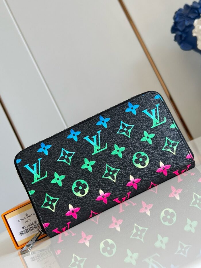 Portafoglio Louis Vuitton monogramma colorato, elegante e moderno, in pelle nera con dettagli vivaci.