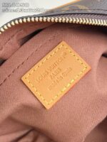 Etichetta autentica Louis Vuitton in borsa di lusso, dettaglio di alta qualità e stile raffinato.