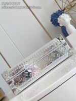 Scatola decorativa in metallo con motivi ornati, elegante e moderna per oggetti di valore.