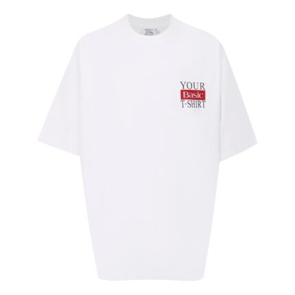 Maglietta bianca minimalista con grafica divertente e stile casual versatile.