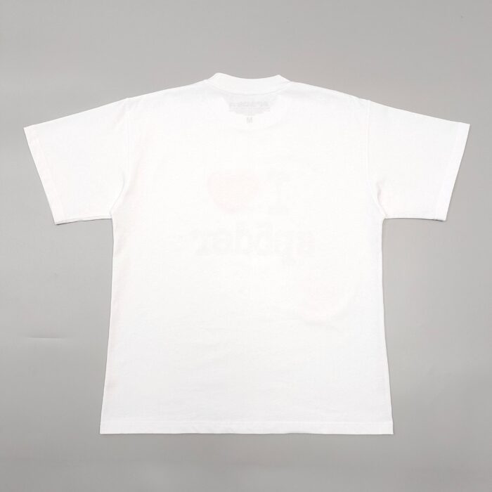 T-Shirt bianca semplice per personalizzazione, casuale, versatile e adatta a ogni occasione.