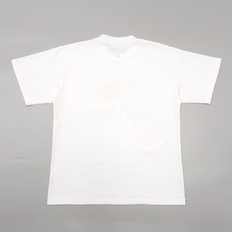 T-Shirt bianca semplice per personalizzazione, casuale, versatile e adatta a ogni occasione.