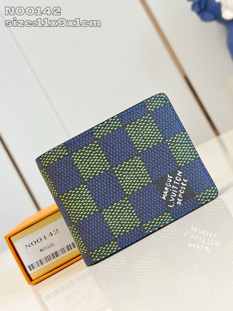 Portafoglio colorato geometrico con confezione orange, firma WATER LUNARITCH PROJECT design moderno.