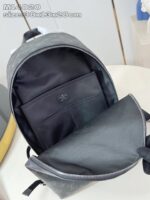 Zaino elegante grigio, spazioso, resistente, ideale per lavoro e studio quotidiano.