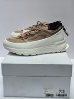 Sneakers moderne beige e crema con suola ammortizzata, su scatola minimalista taglia 7.5.