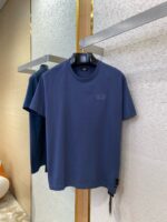 T-shirt casual blu navy, stile semplice ed elegante, perfetta per look quotidiani di moda.