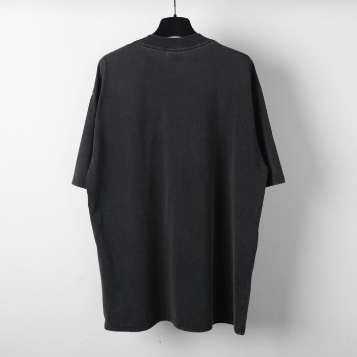 T-shirt oversized nero in cotone, casual, morbido, versatile, perfetto per ogni look rilassato.
