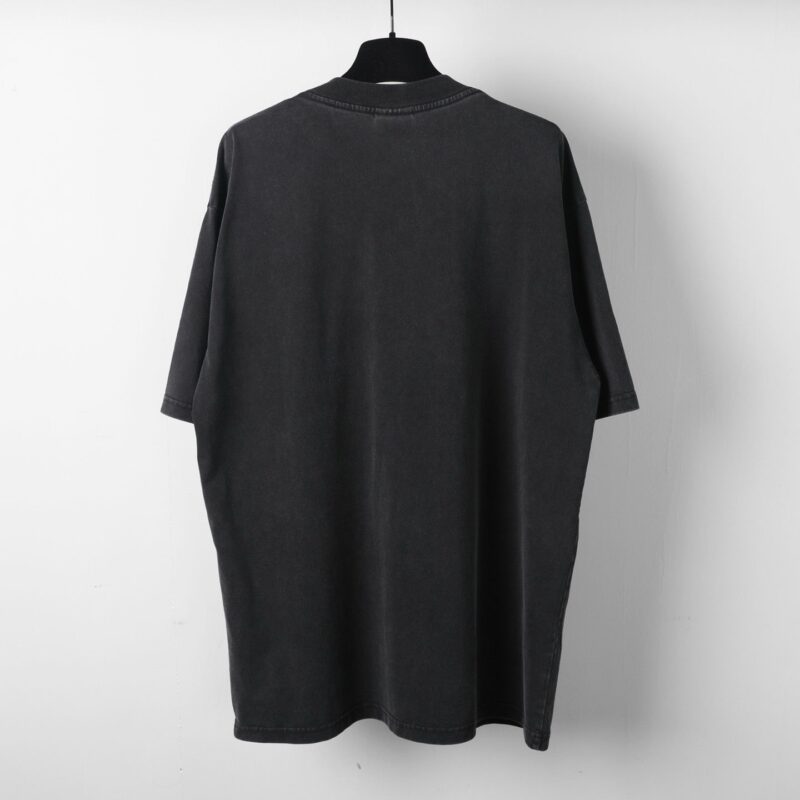 T-shirt oversized nero in cotone, casual, morbido, versatile, perfetto per ogni look rilassato.