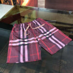 Shorts a quadri burgundy con cordino casual da uomo, leggero e comodo per lestate.