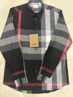 Camicia moderna a Quadri con Colletto Button-Down, tasche e dettagli eleganti in rosso e grigio