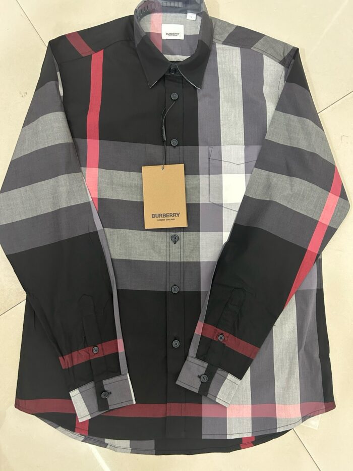 Camicia moderna a Quadri con Colletto Button-Down, tasche e dettagli eleganti in rosso e grigio