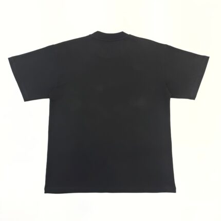 Maglietta nera uomo casual, semplice, versatile e comoda per ogni occasione.