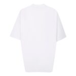 T-shirt bianca oversize a manica corta, stile minimalista e versatile per ogni occasione casuale.