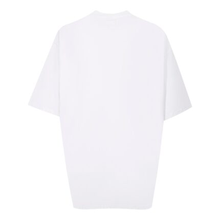 T-shirt bianca oversize a manica corta, stile minimalista e versatile per ogni occasione casuale.