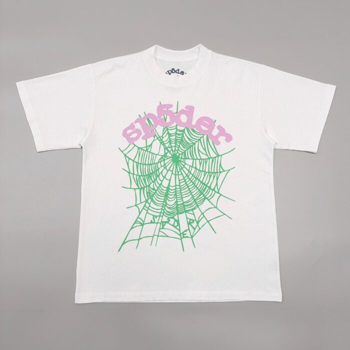 T-shirt bianca con grafica di ragno verde e testo rosa style streetwear casuale.