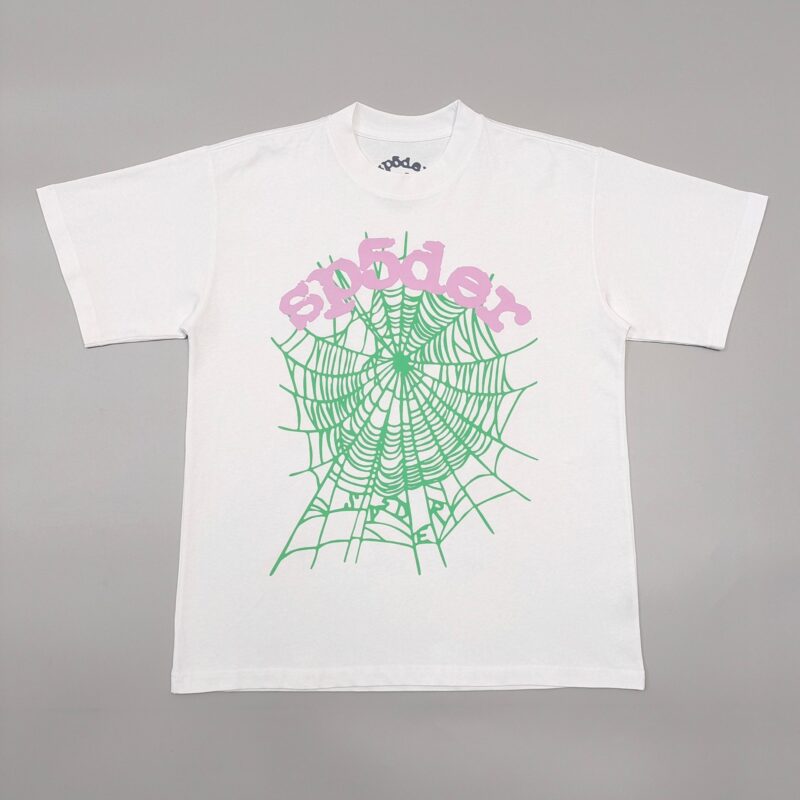 T-shirt bianca con grafica di ragno verde e testo rosa style streetwear casuale.