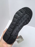 Suola antimacchia da outdoor con trame antiscivolo in gomma resistente.