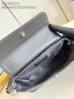 Borsa donna in pelle grigia, elegante e versatile, con scomparto interno e chiusura a clip.
