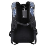 Zaino Nike nero moderno, sportivo, resistente, con spallacci ergonomici e logo visibile.