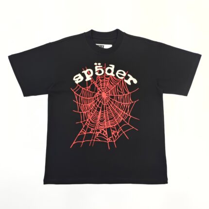 Maglietta nera con ragnatela rossa, ragno stilizzato e testo spöder, stile streetwear urbano.