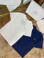 Set di magliette basic Navy e bianco di alta qualità, stile elegante e casual.