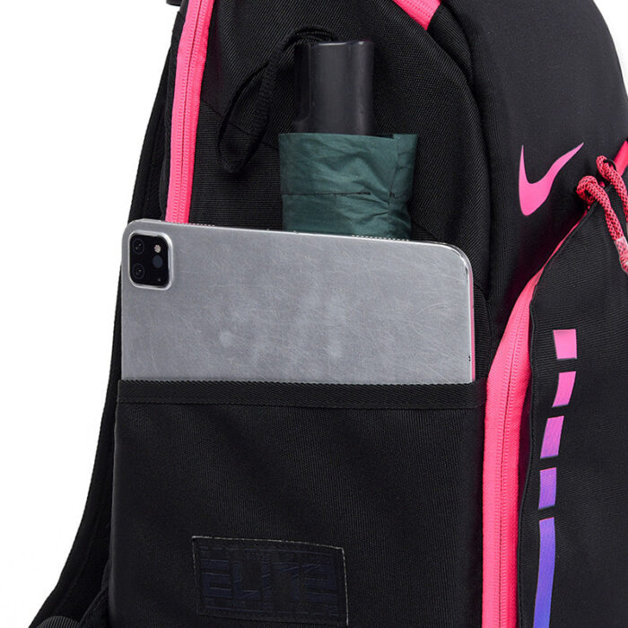Zaino nero sportivo con dettagli rosa, portaombrelli e tablet, ideale per la vita quotidiana.