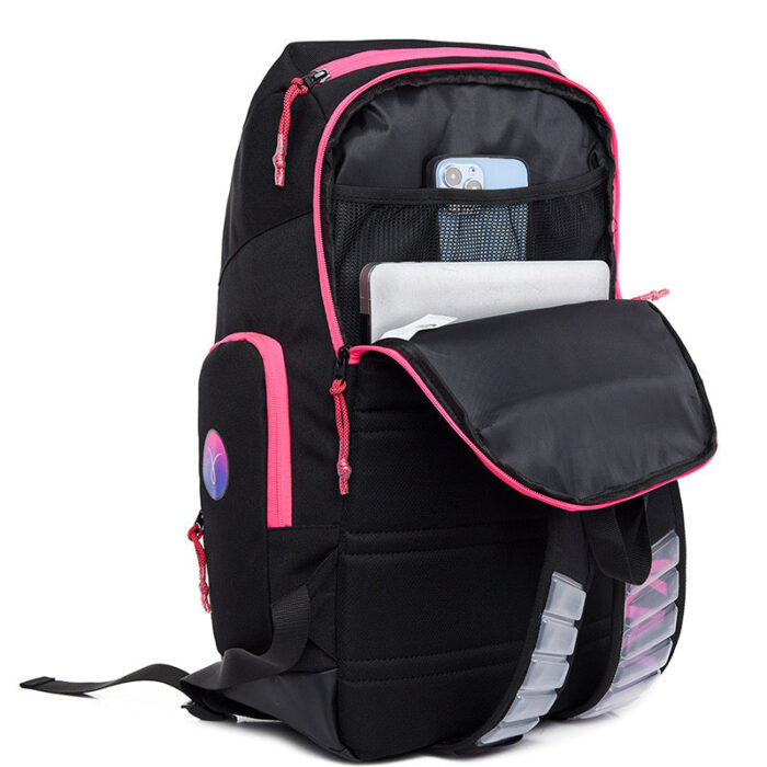 Zaino nero con dettagli rosa, porta tech e stile versatile per studenti e professionisti.