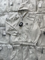 Set sportivo grigio Under Armour hoodie e pantaloni, look fitness e casual, nuovo e di qualità.