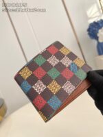 Portafoglio colorato a checkered, pelle slim, elegante e di alta qualità.