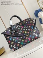 Borsa Louis Vuitton elegante con motivo colorato, dettagli metallici e design versatile e di lusso.