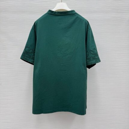 T-shirt verde chiaro donna, maniche corte, vestibilità relaxed, look casual, tessuto morbido.