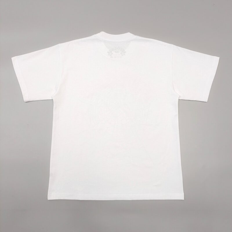 Maglietta bianca in cotone, vista posteriore, stile minimalista e versatile per ogni occasione.